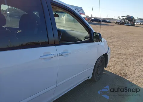 2010 Toyota Sienna Le z USA, uszkodzony, nr VIN 5TDKK4CC7AS327199